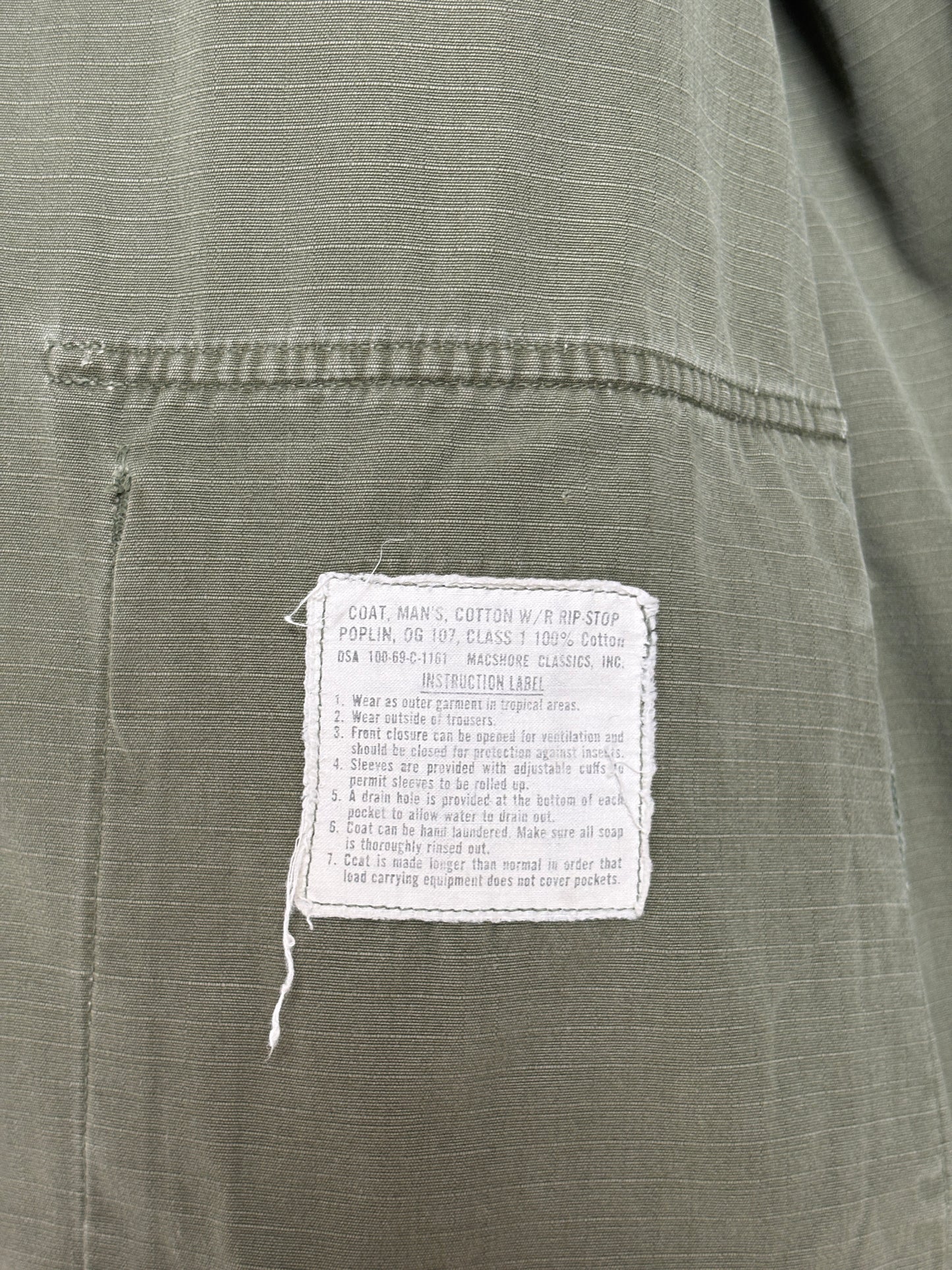 Med Reg. Authentic 1969 US Army vintage Vietnam jungle jacket. Military