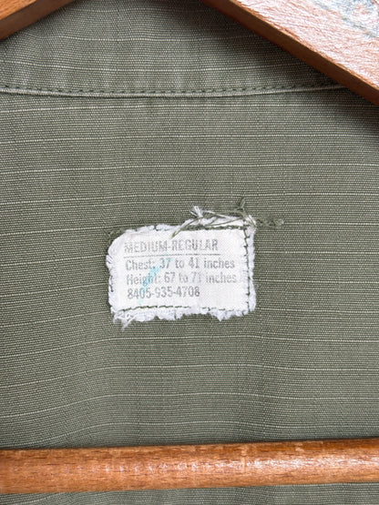 Med Reg. Authentic 1969 US Army vintage Vietnam jungle jacket. Military