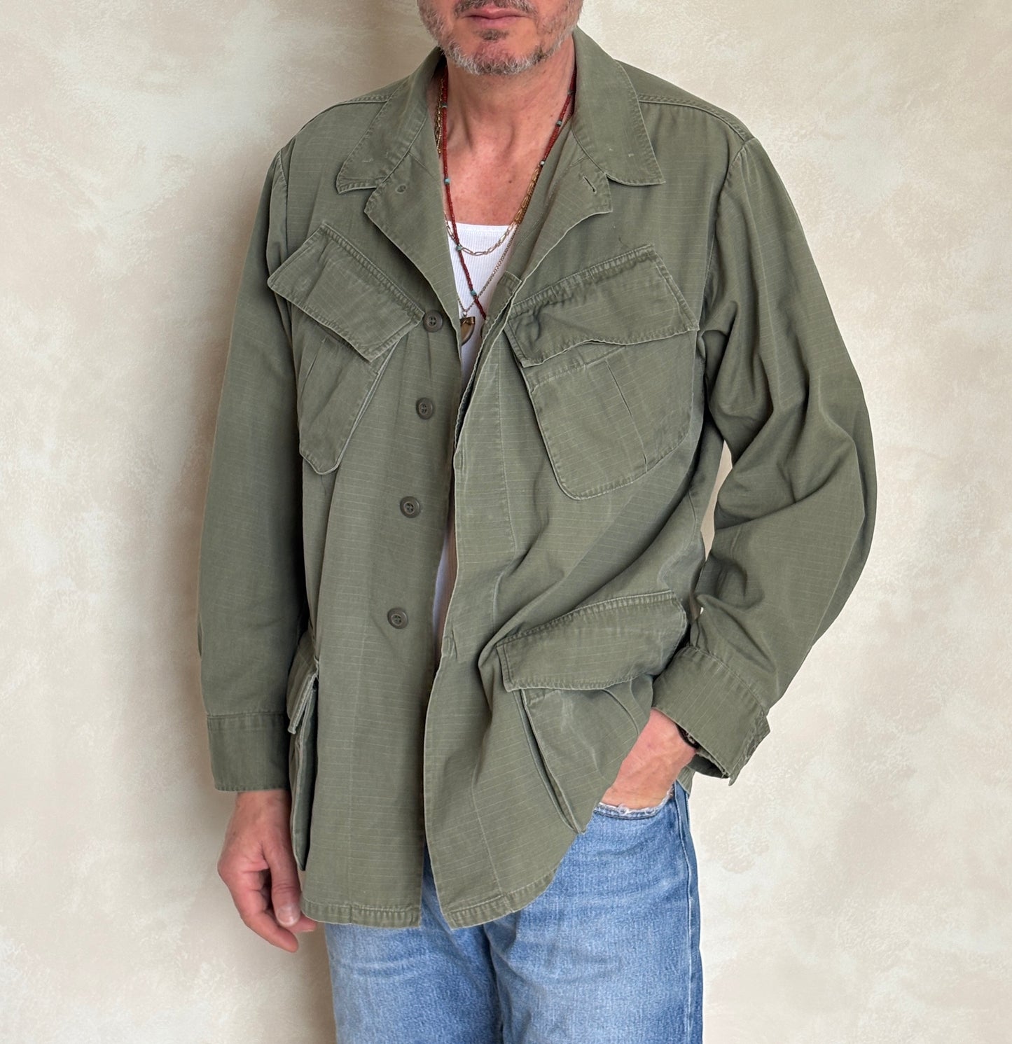 Med Reg. Authentic 1969 US Army vintage Vietnam jungle jacket. Military