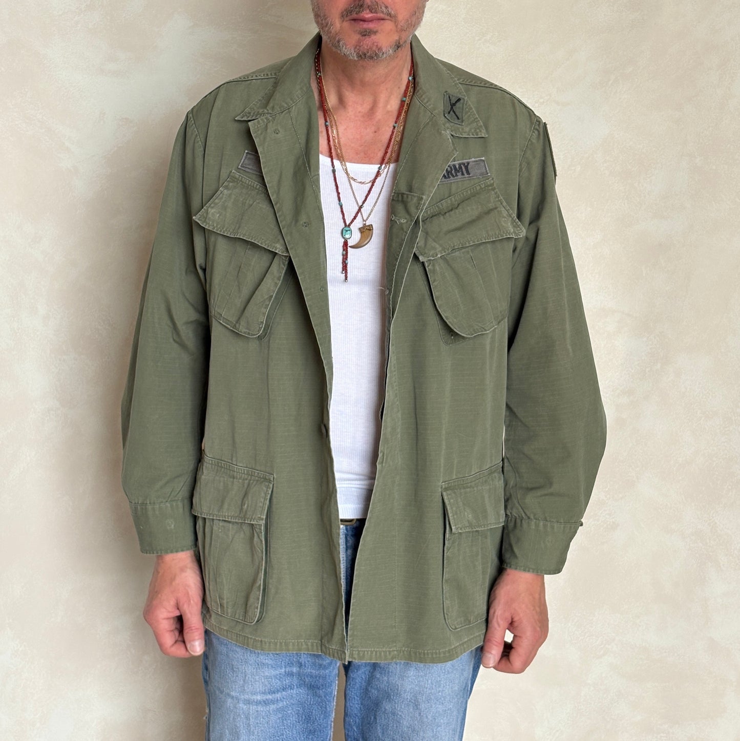 Med Reg. Authentic 1970 US Army Vintage Vietnam jungle jacket.