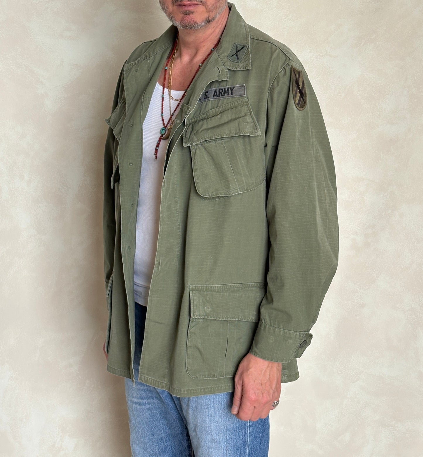 Med Reg. Authentic 1970 US Army Vintage Vietnam jungle jacket.