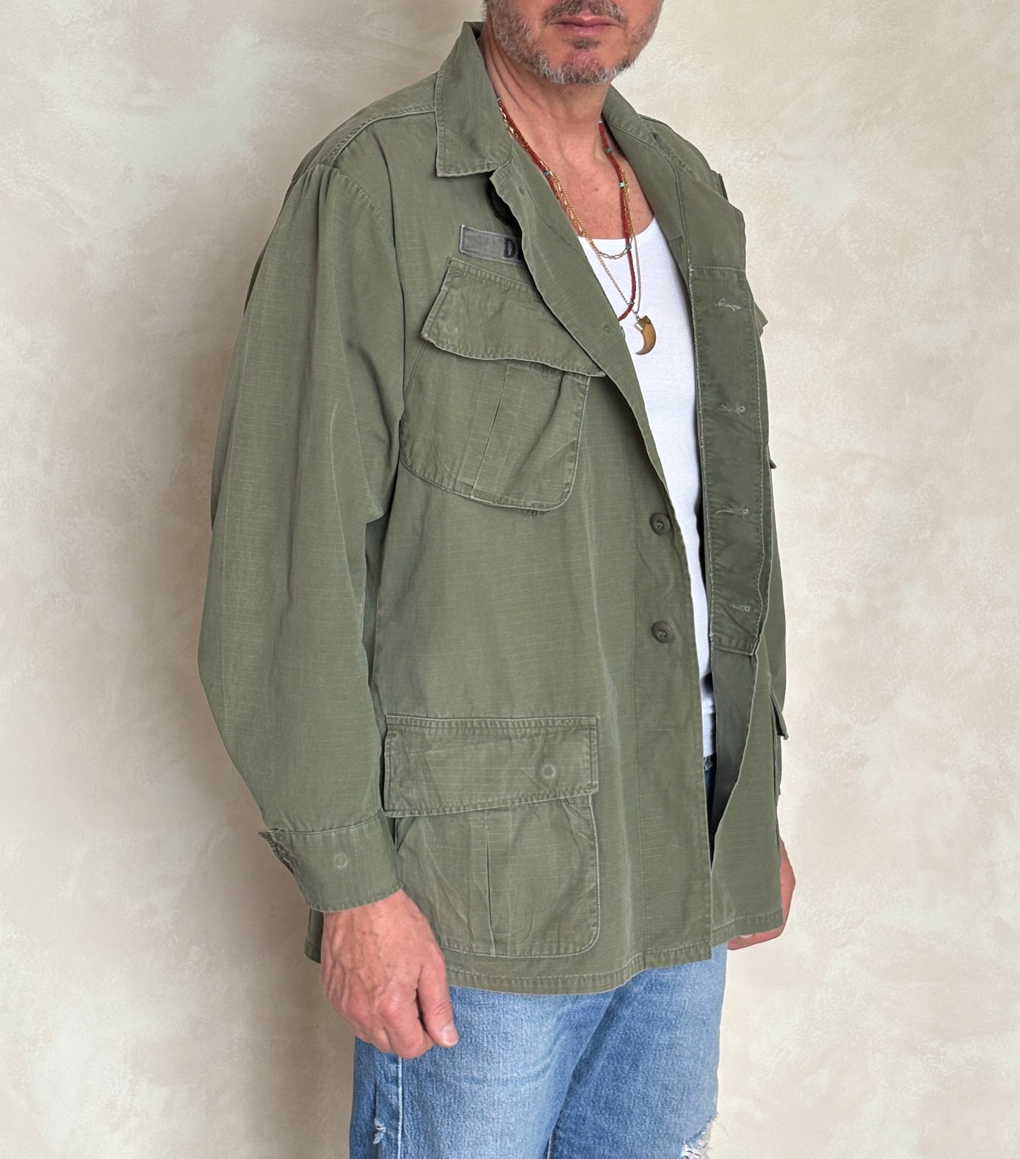 Med Reg. Authentic 1970 US Army Vintage Vietnam jungle jacket.