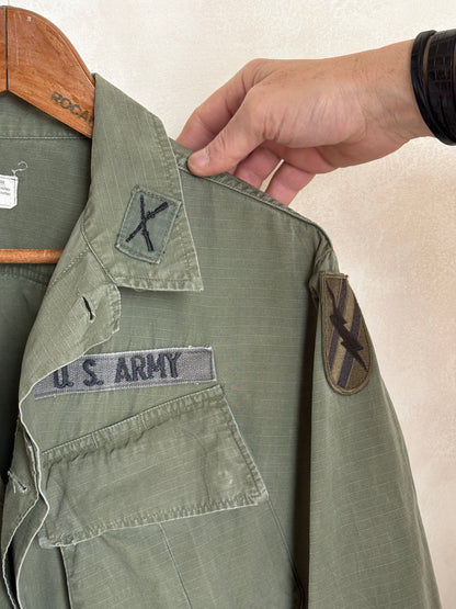 Med Reg. Authentic 1970 US Army Vintage Vietnam jungle jacket.