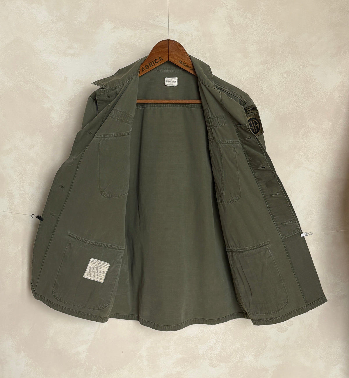 Small Short. Authentic 1970 US Army Vintage Vietnam jungle jacket.-AJ357 Studio