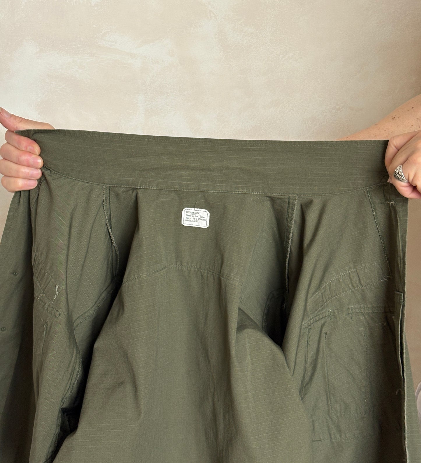 Med Short. Authentic 1970 US Army Vintage Vietnam jungle jacket.
