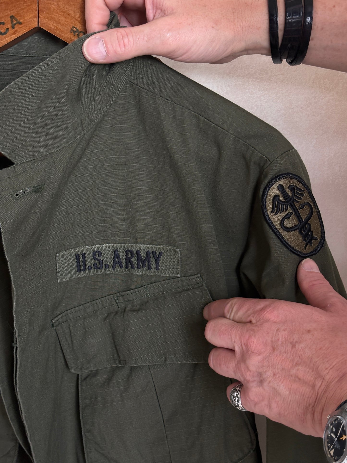 Med Short. Authentic 1970 US Army Vintage Vietnam jungle jacket.