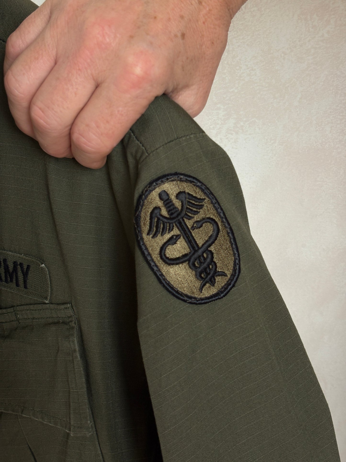 Med Short. Authentic 1970 US Army Vintage Vietnam jungle jacket.