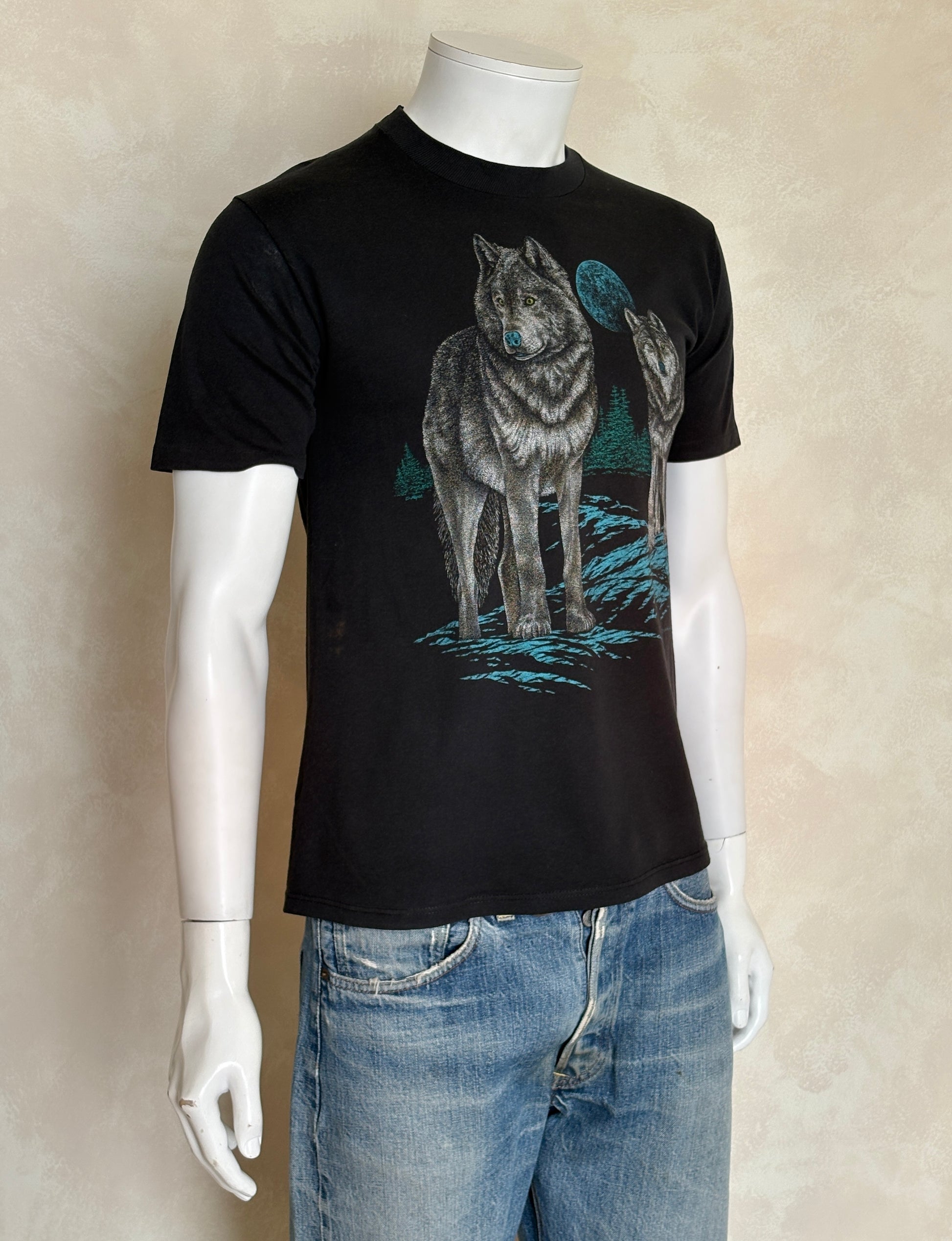 Vintage 1990s wolf t-shirt featuring full moon and forest nature scene, size small