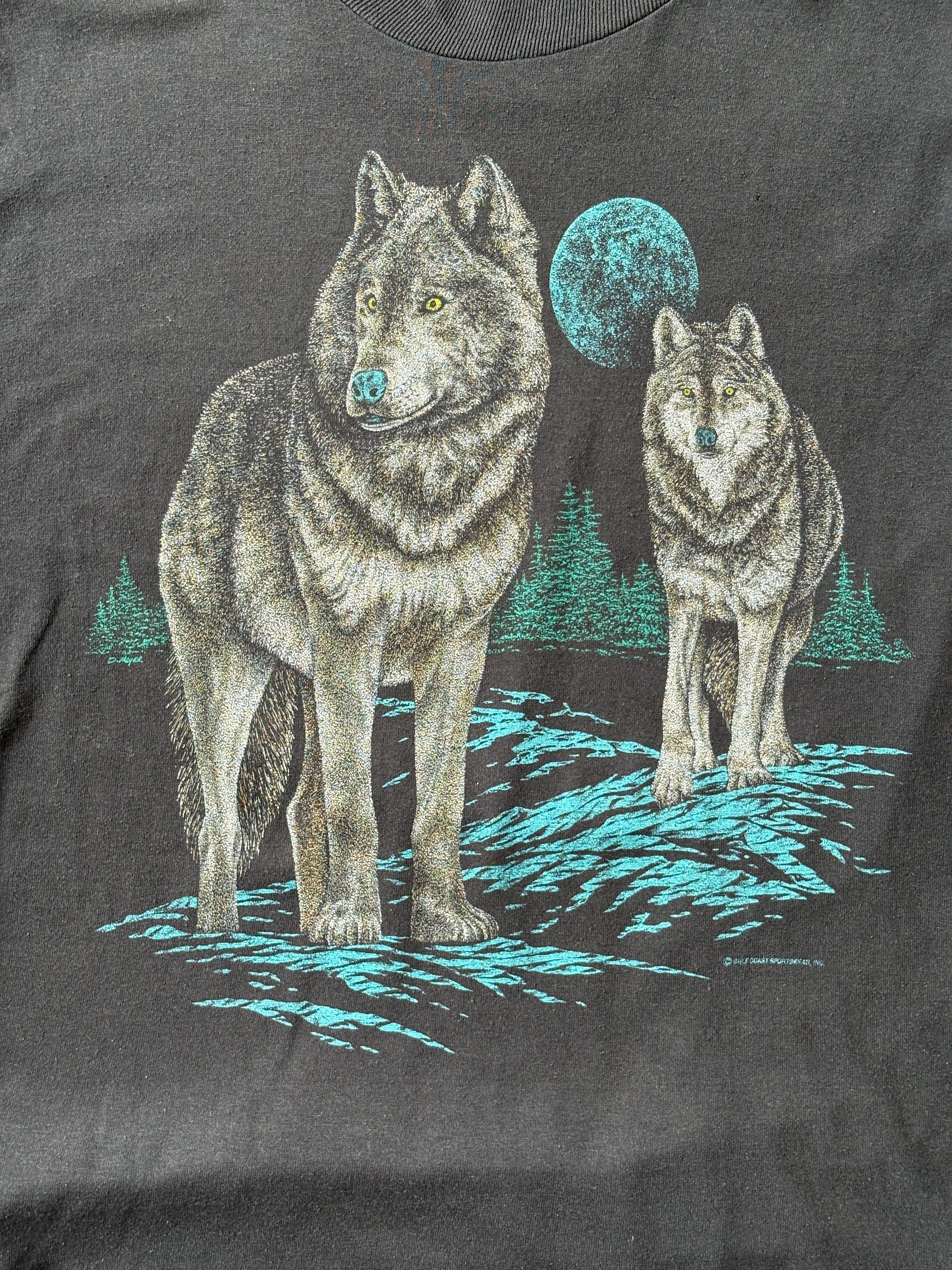 Vintage 1990s wolf t-shirt featuring full moon and forest nature scene, size small