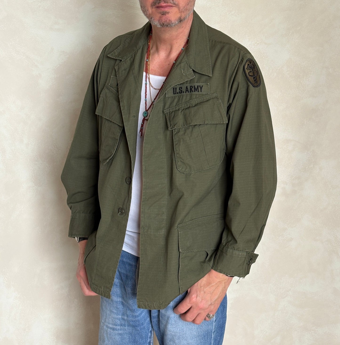 Med Short. Authentic 1970 US Army Vintage Vietnam jungle jacket.