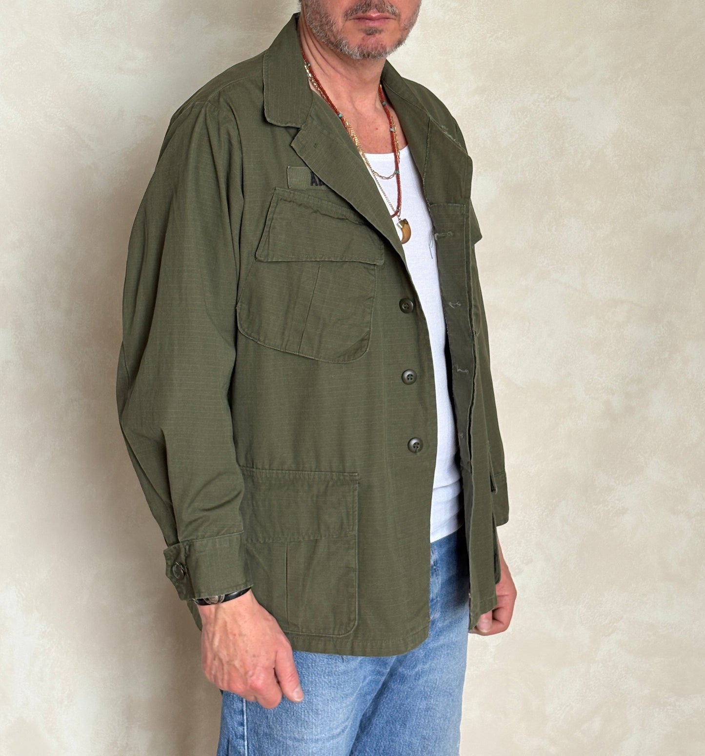 Med Short. Authentic 1970 US Army Vintage Vietnam jungle jacket.