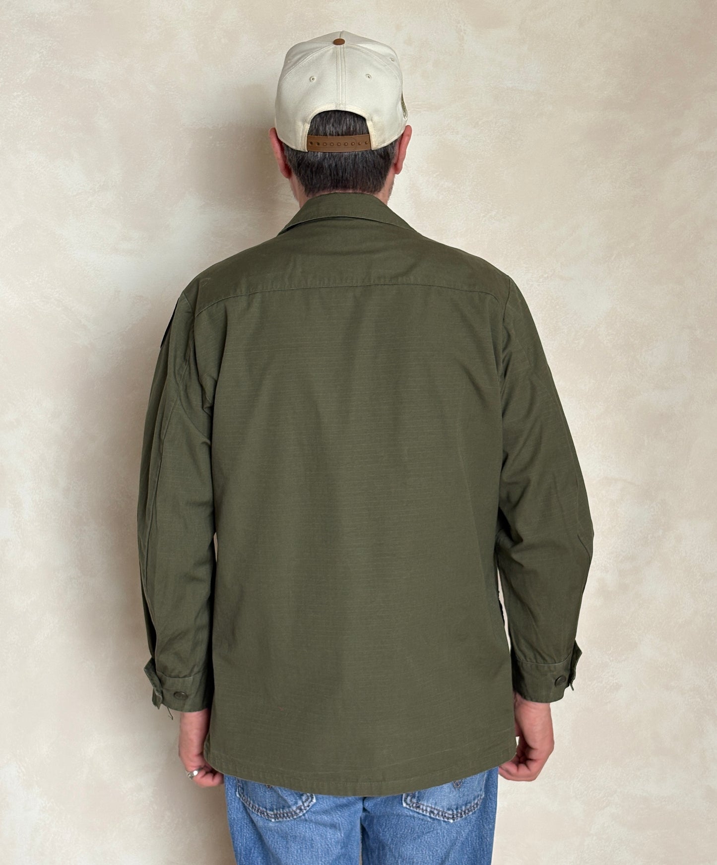 Med Short. Authentic 1970 US Army Vintage Vietnam jungle jacket.