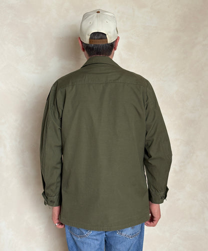 Med Short. Authentic 1970 US Army Vintage Vietnam jungle jacket.