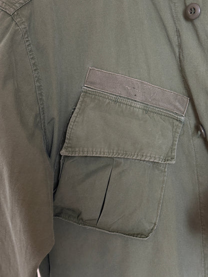 Med Long. Authentic 26th Infantry Division -Yankee Division- 1966 US Army Vintage Vietnam jungle jacket.