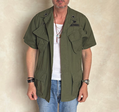 Small Reg. Authentic Third Pattern 1966 US Army Vintage Vietnam jungle jacket.