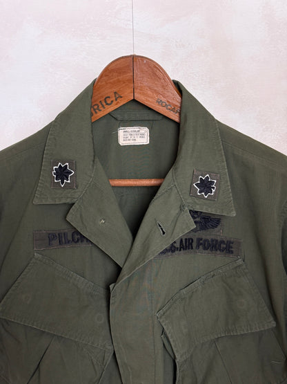 Small Reg. Authentic Third Pattern 1966 US Army Vintage Vietnam jungle jacket.