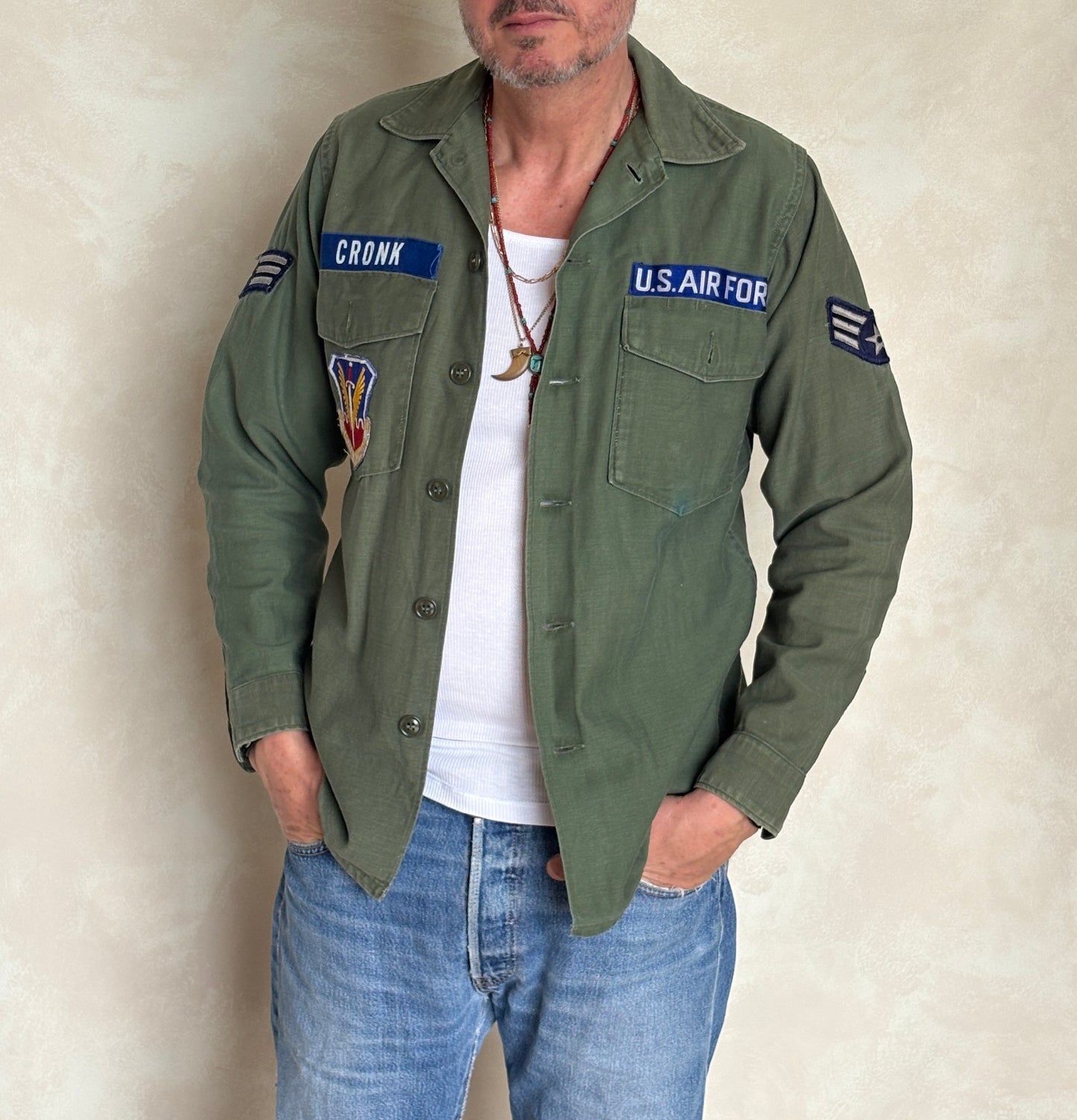 Small . Authentic 1966 Vintage U.S. Air Force  OG-107 Utility Shirt .Vietnam war era (Original patches )