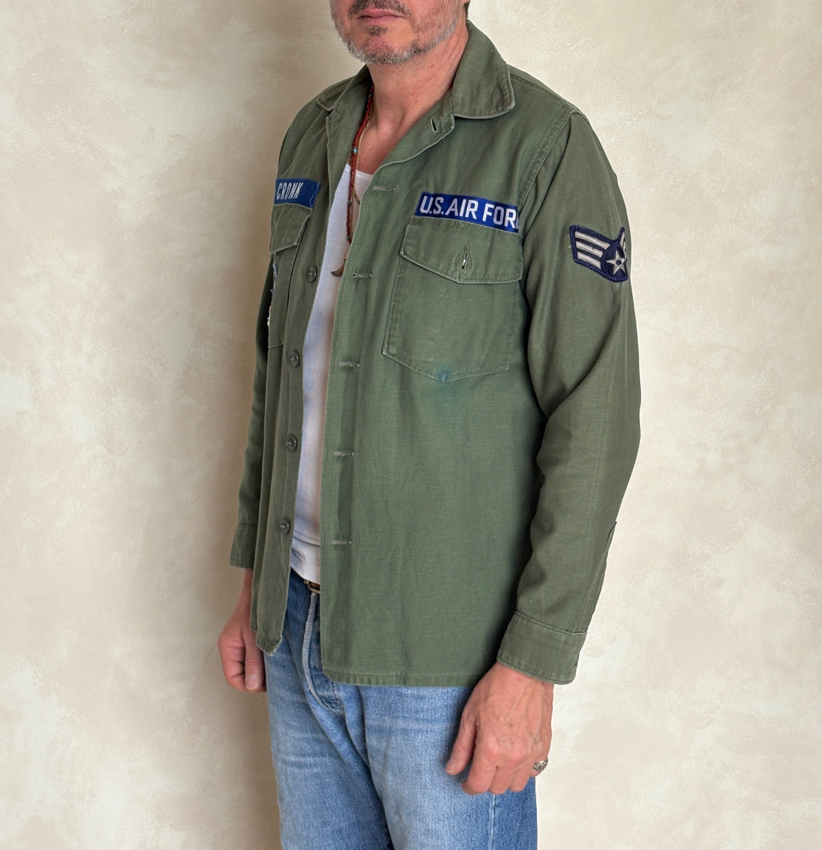 Small . Authentic 1966 Vintage U.S. Air Force  OG-107 Utility Shirt .Vietnam war era (Original patches )