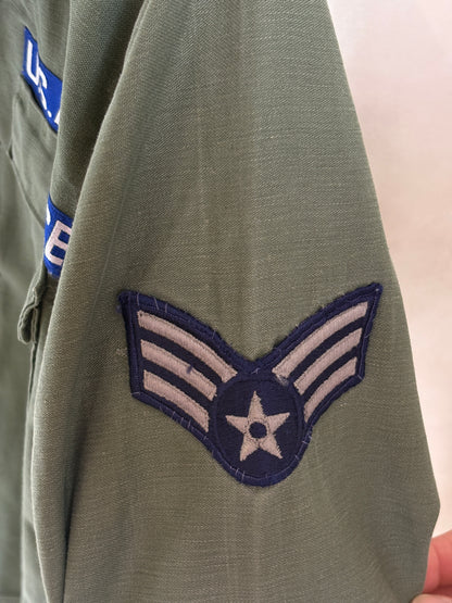 Small . Authentic 1966 Vintage U.S. Air Force  OG-107 Utility Shirt .Vietnam war era (Original patches )