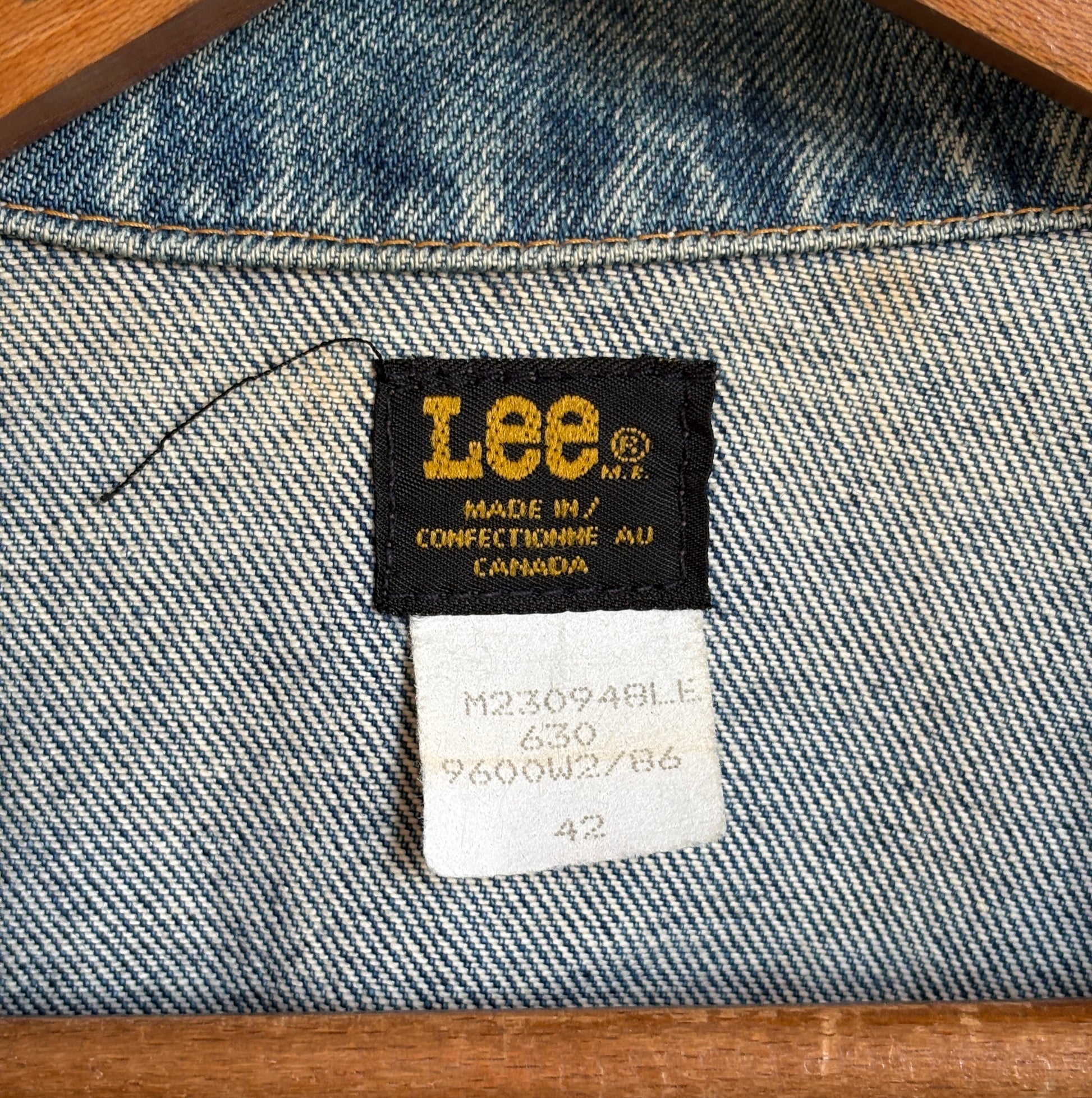 Size 40L US / 50L EU. Vintage 80s Lee Denim Jacket – 2 Chest Pockets – Made in Canada - USA Vintage Bcn
