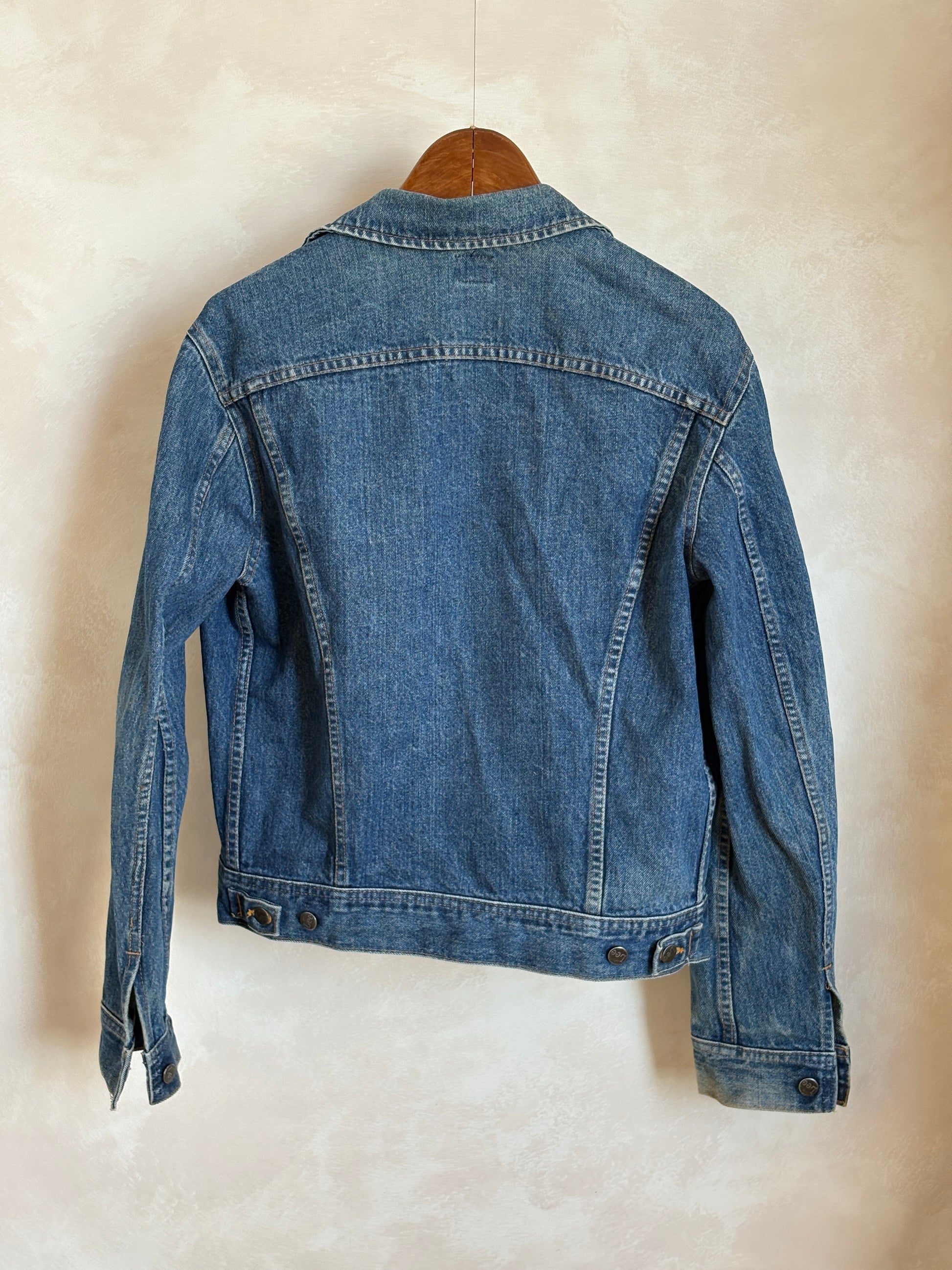 Size 40L US / 50L EU. Vintage 80s Lee Denim Jacket – 2 Chest Pockets – Made in Canada - USA Vintage Bcn