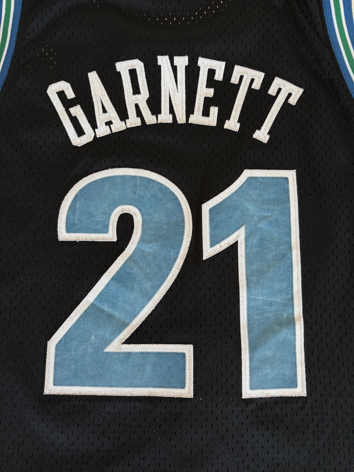 Nike Minnesota Timberwolves Kevin Garnett No. 21 Jersey Size L Black Mesh 1995 NBA Vintage