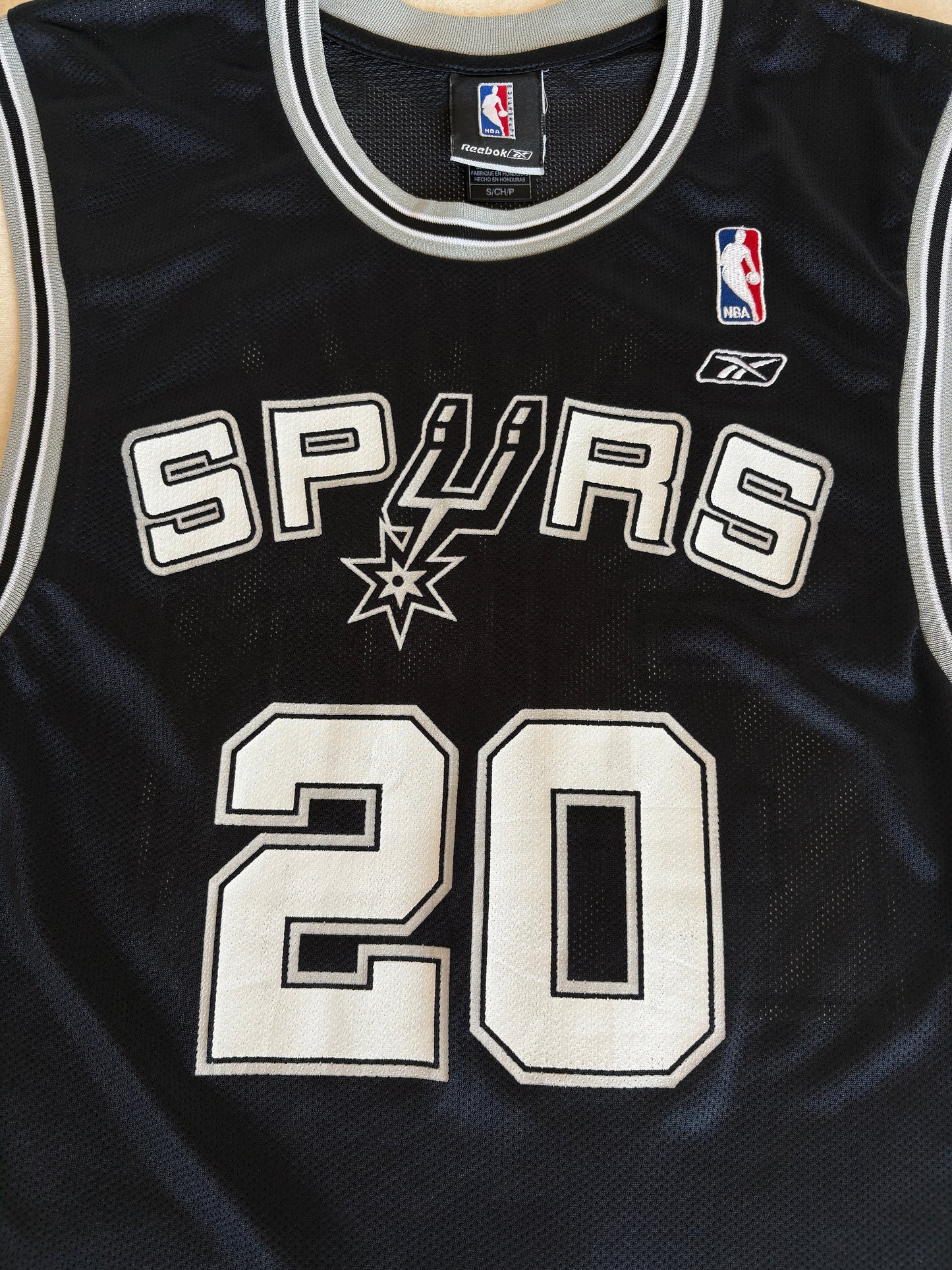 Reebok San Antonio Spurs Manu Ginobili No. 20 Jersey Size S Black Mesh 2000s NBA Vintage