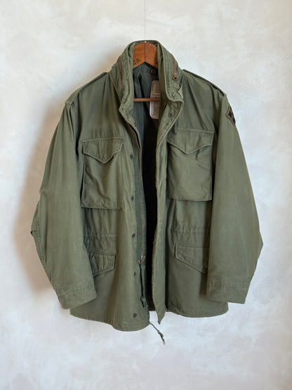 Small Reg. Authentic John Ownbey 1974 US Army M-65 Field Jacket – OG-107 – Vintage Military Issue-AJ357 Studio