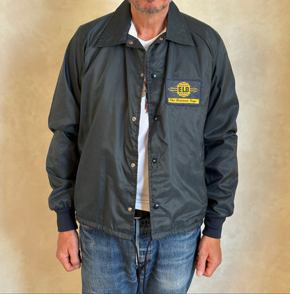 Size Med. Vintage 80s windbreaker. Made in USA-AJ357 Studio