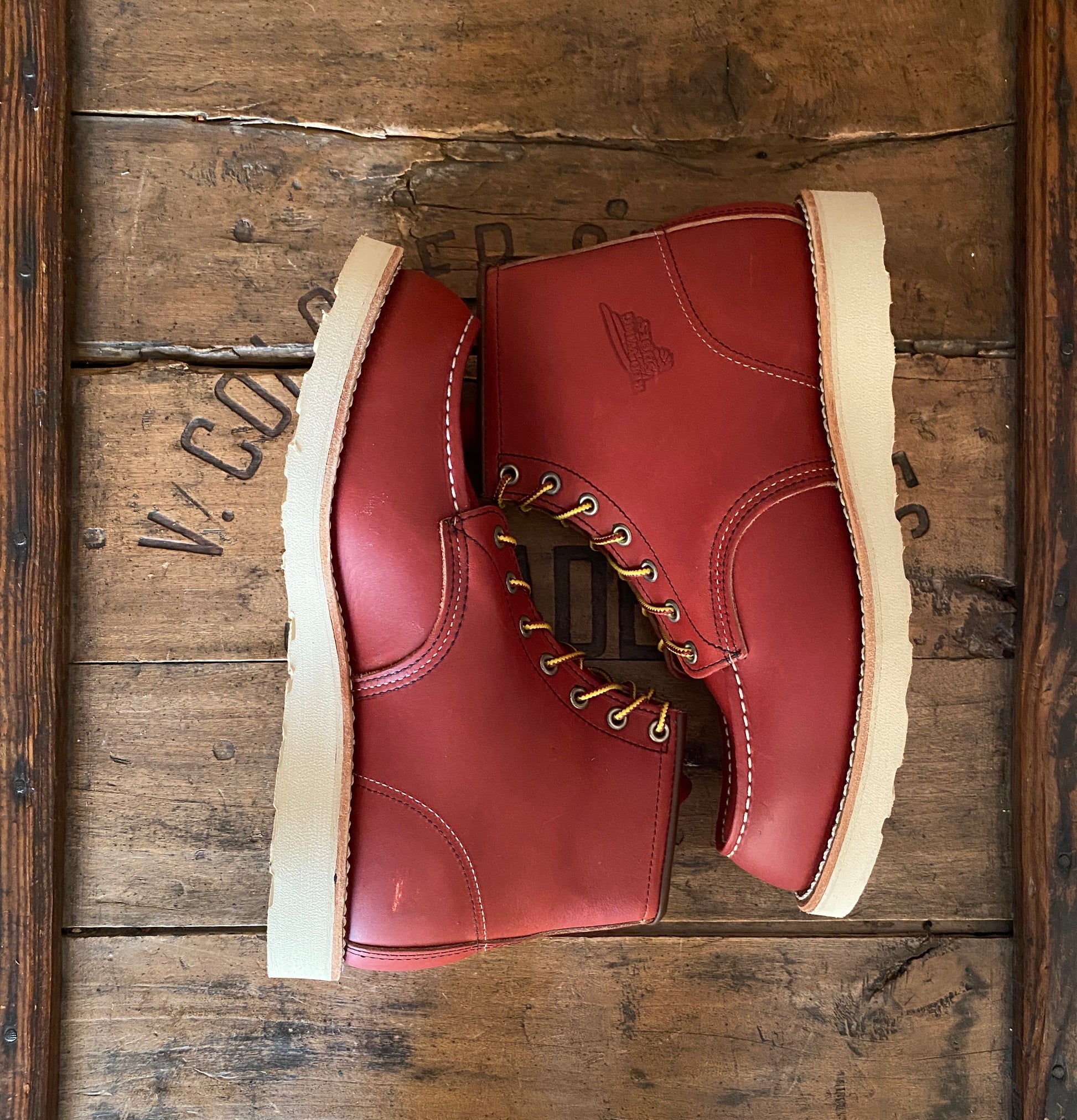Red Wing 8131 Moc Toe Brown Boots - Size 9.5E (42.5 EU) | Made in USA (Second) | USA Vintage BCN