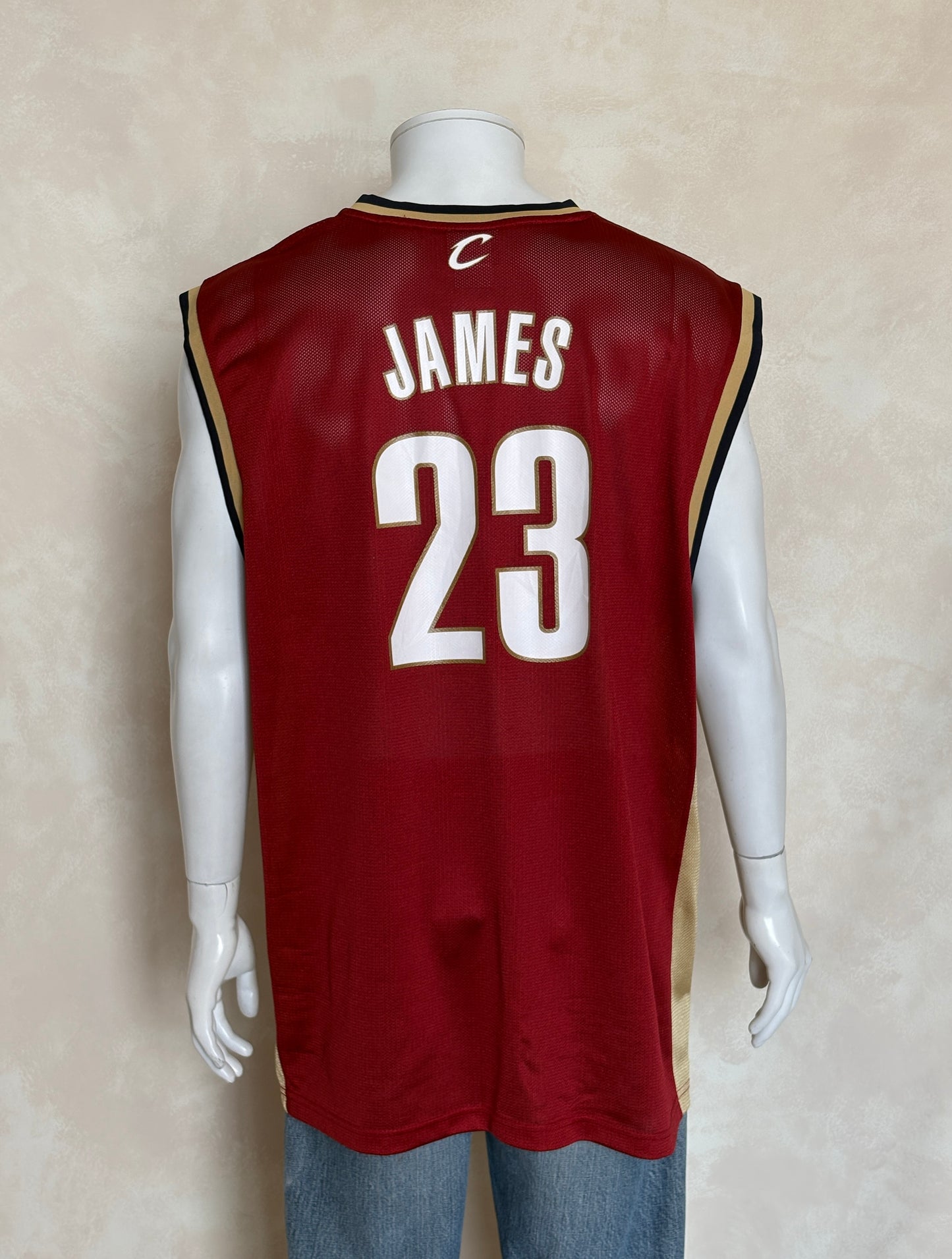 Reebok Cleveland Cavaliers LeBron James No. 23 Jersey Size XL Wine Mesh NBA 2000s