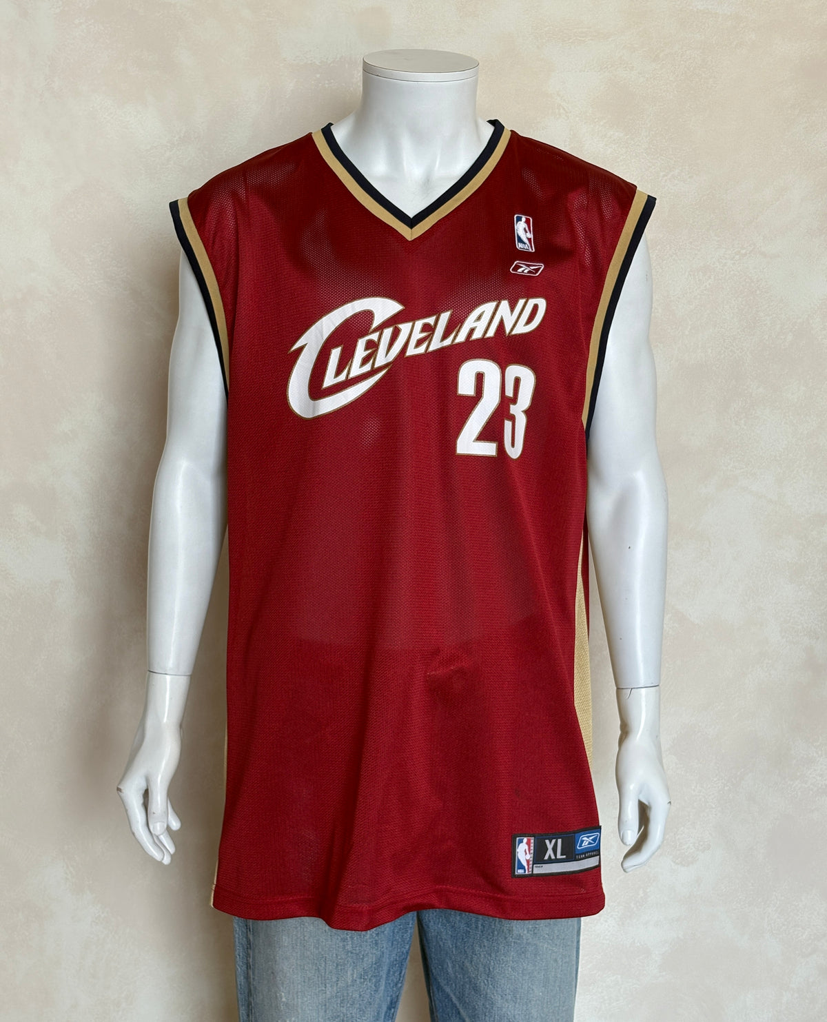 Reebok Cleveland Cavaliers LeBron James No. 23 Jersey Size XL Wine Mesh NBA 2000s