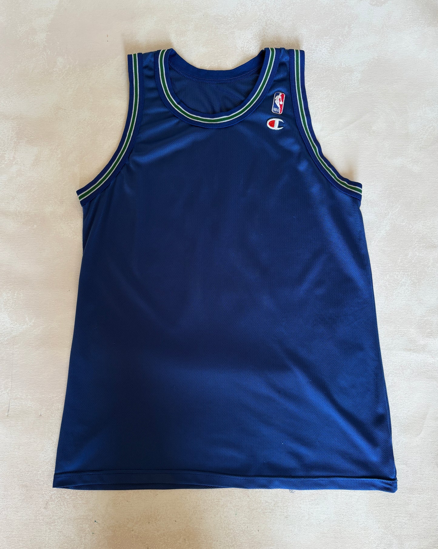 Medium .Champion NBA Jersey #21 Garnett . Dallas