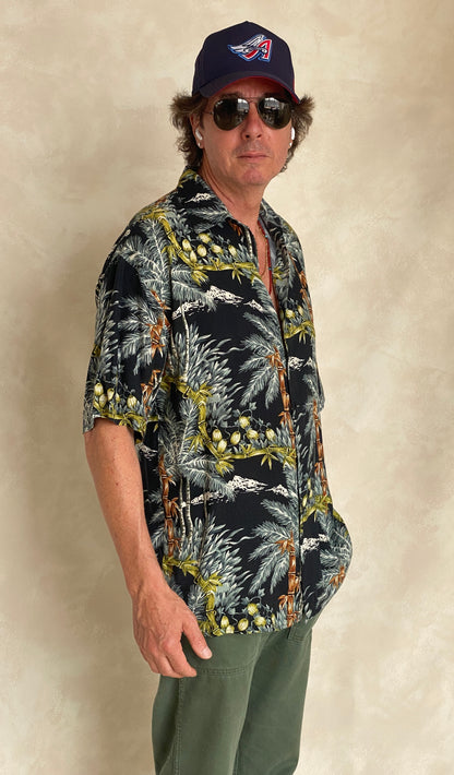 Size Small. Vintage 90s Hawaiian shirt-AJ357 Studio