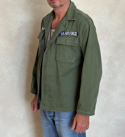 Med. Authentic 60s Vintage U.S. Army 1st Infantry Division OG-107 Utility Shirt