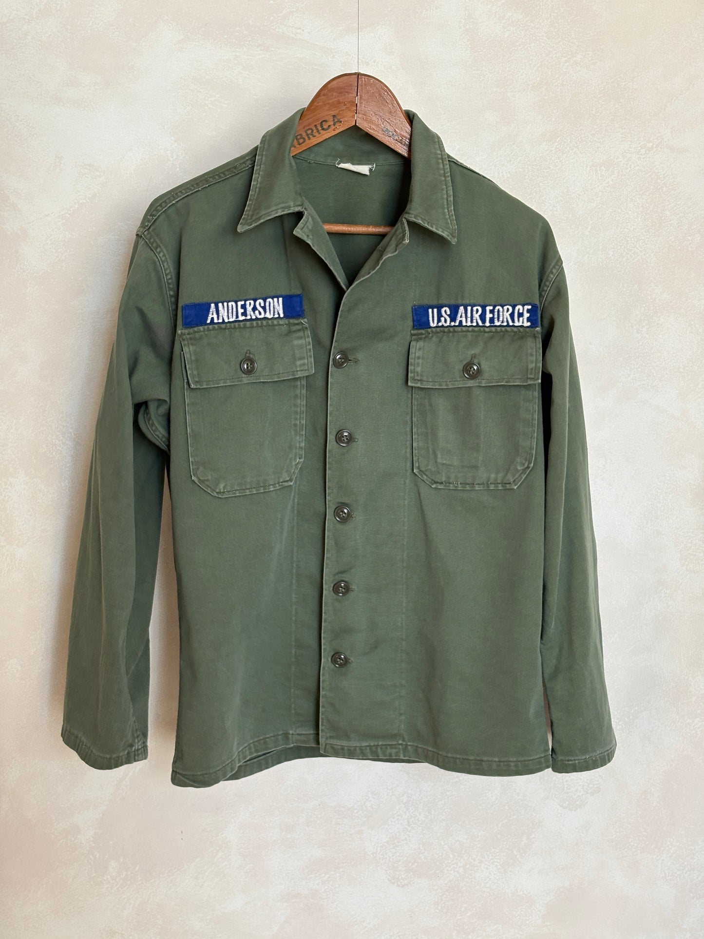 Med. Authentic 60s Vintage U.S. Army 1st Infantry Division OG-107 Utility Shirt