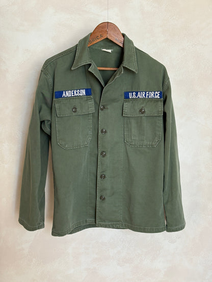 Med. Authentic 60s Vintage U.S. Army 1st Infantry Division OG-107 Utility Shirt
