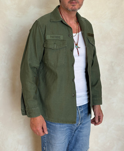 Med. Authentic 1970 Vietnam Era U.S. Army OG-107 Utility Shirt / Sateen Fatigue Shirt