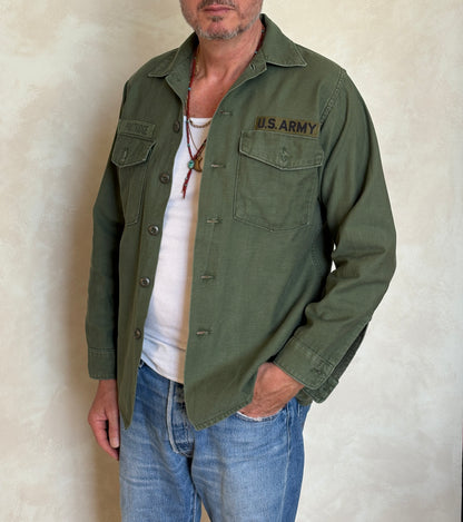 Med. Authentic 1970 Vietnam Era U.S. Army OG-107 Utility Shirt / Sateen Fatigue Shirt