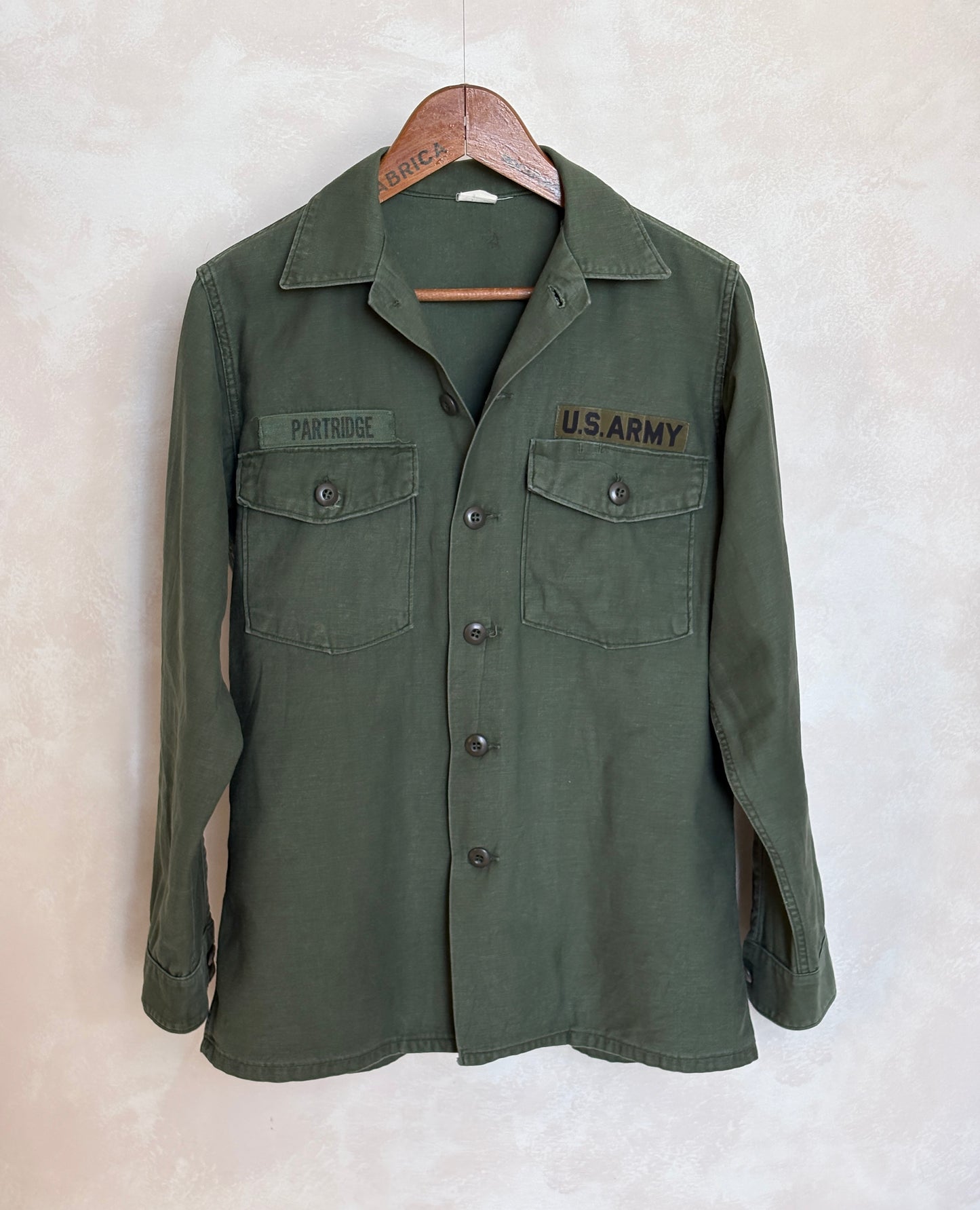 Med. Authentic 1970 Vietnam Era U.S. Army OG-107 Utility Shirt / Sateen Fatigue Shirt