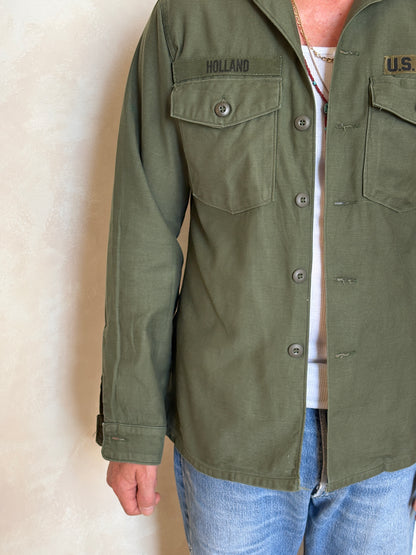 Med. Authentic 1970 Vietnam Era U.S. Army OG-107 Utility Shirt / Sateen Fatigue Shirt