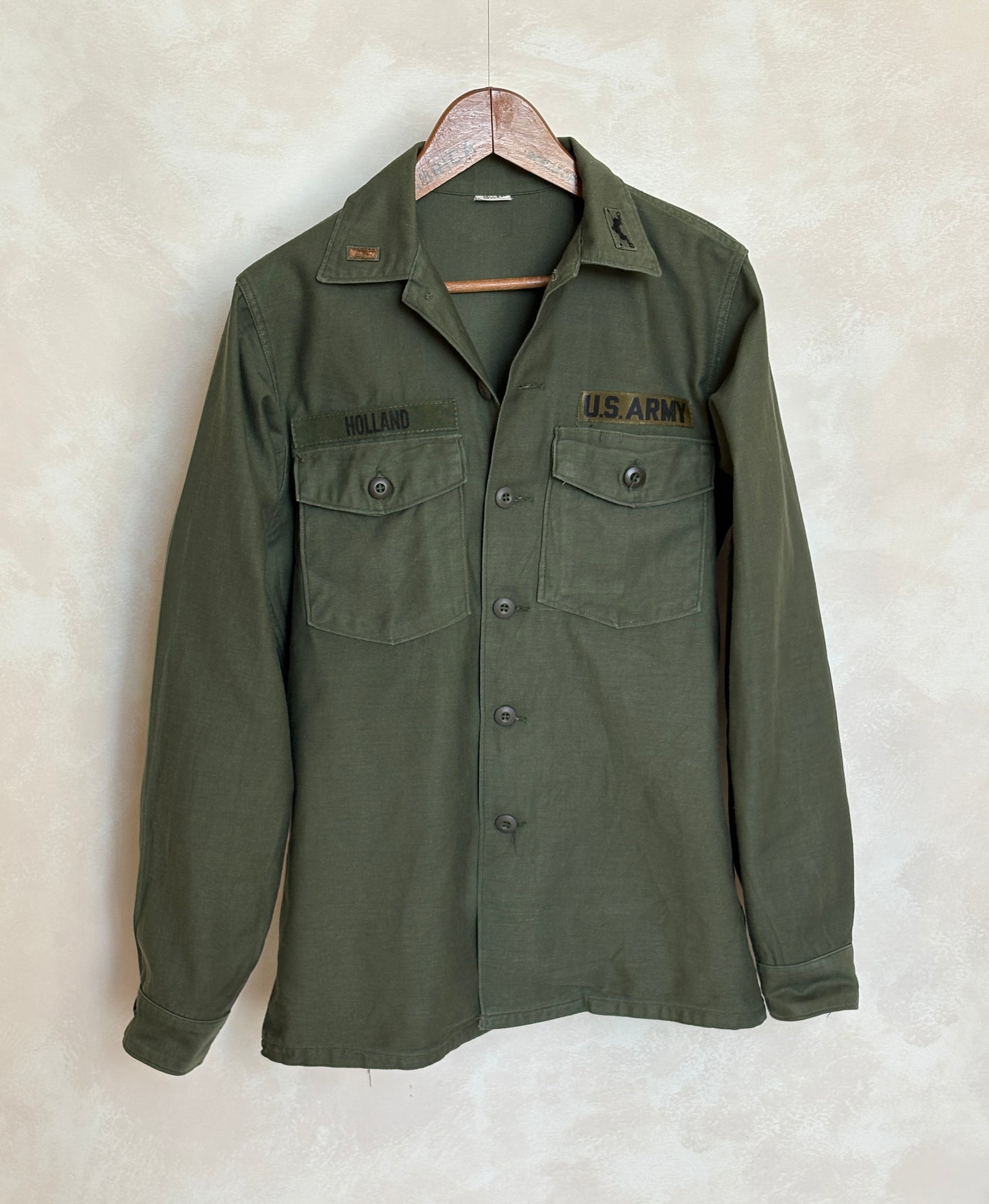 Med. Authentic 1970 Vietnam Era U.S. Army OG-107 Utility Shirt / Sateen Fatigue Shirt
