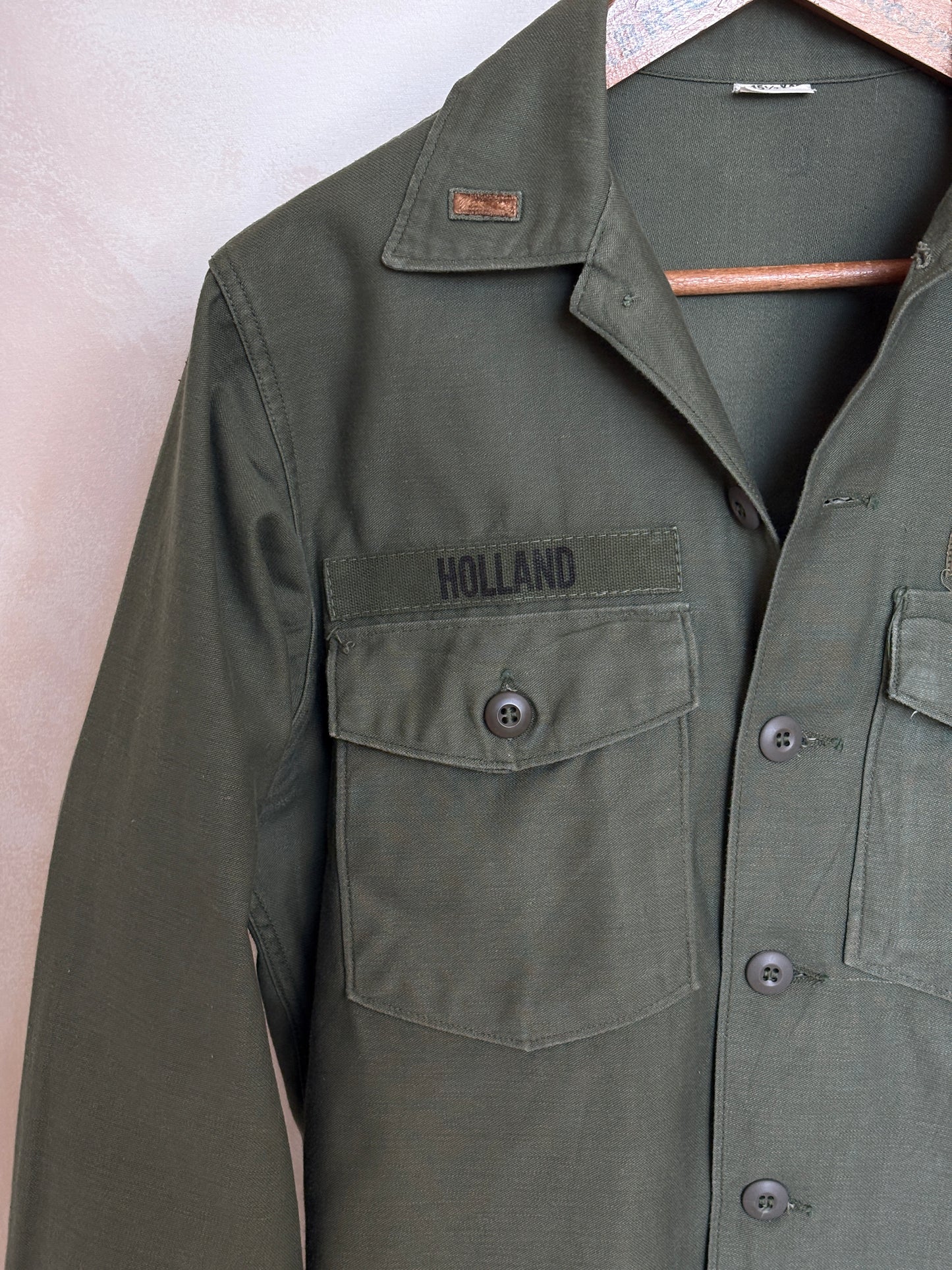 Med. Authentic 1970 Vietnam Era U.S. Army OG-107 Utility Shirt / Sateen Fatigue Shirt