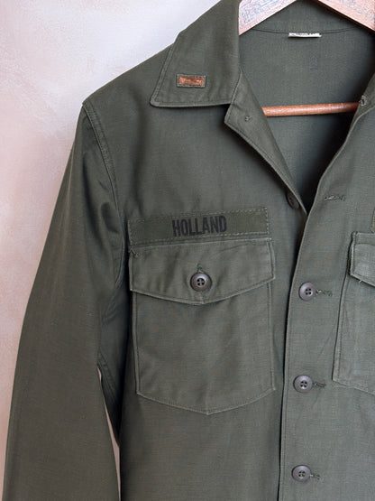 Med. Authentic 1970 Vietnam Era U.S. Army OG-107 Utility Shirt / Sateen Fatigue Shirt