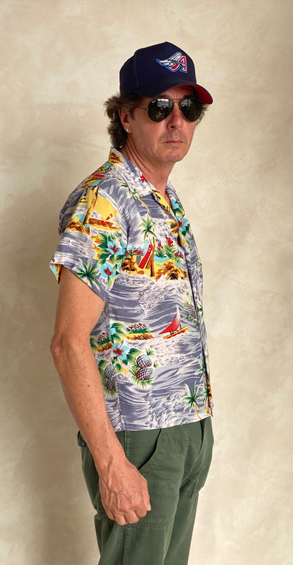 Size 14/16 youth . Vintage 90s Hawaiian shirt-AJ357 Studio