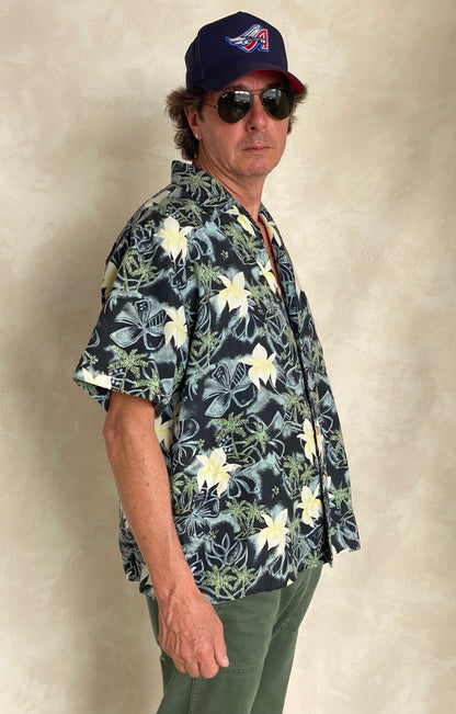 Size Large. Vintage 90s Hawaiian shirt-AJ357 Studio