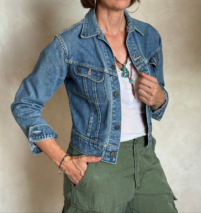 Size 34US / 44EU. Vintage 80s Lee Union Made Denim Shirt – 2 Pockets – Made in USA-AJ357 Studio