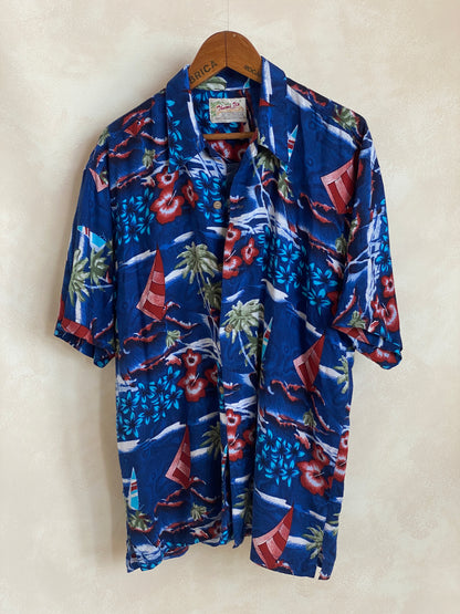 Size XL. Vintage 90s Rayon Hawaiian shirt-AJ357 Studio