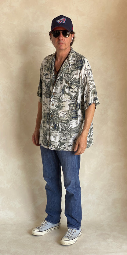 Size Large. Vintage 90s Rayon Hawaiian shirt-AJ357 Studio
