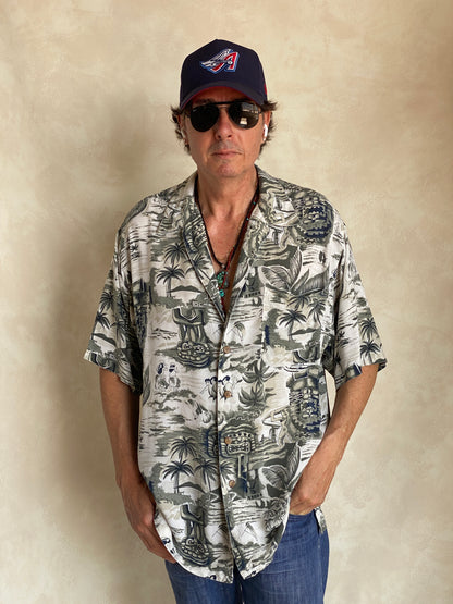 Size Large. Vintage 90s Rayon Hawaiian shirt-AJ357 Studio